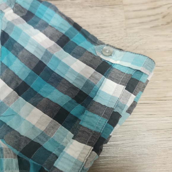 Gently used Marmot poplin shirt size small - Picture 3 of 8